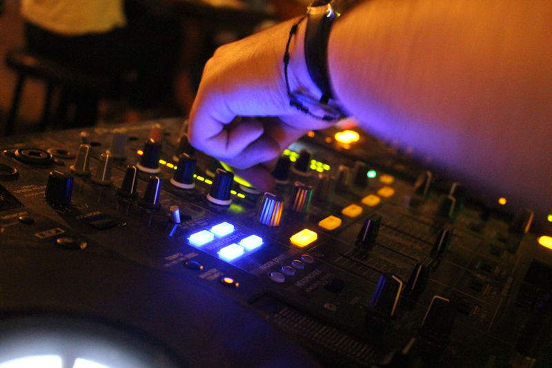 Fertil Pub on Saturday Night